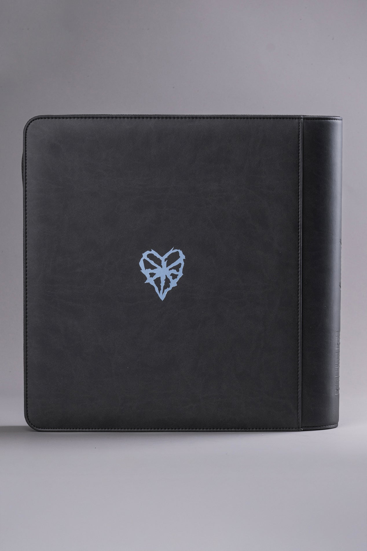 Limited Edition MEGA Capacity 12 Pocket Zip Binder - POG X Alpha Wolf