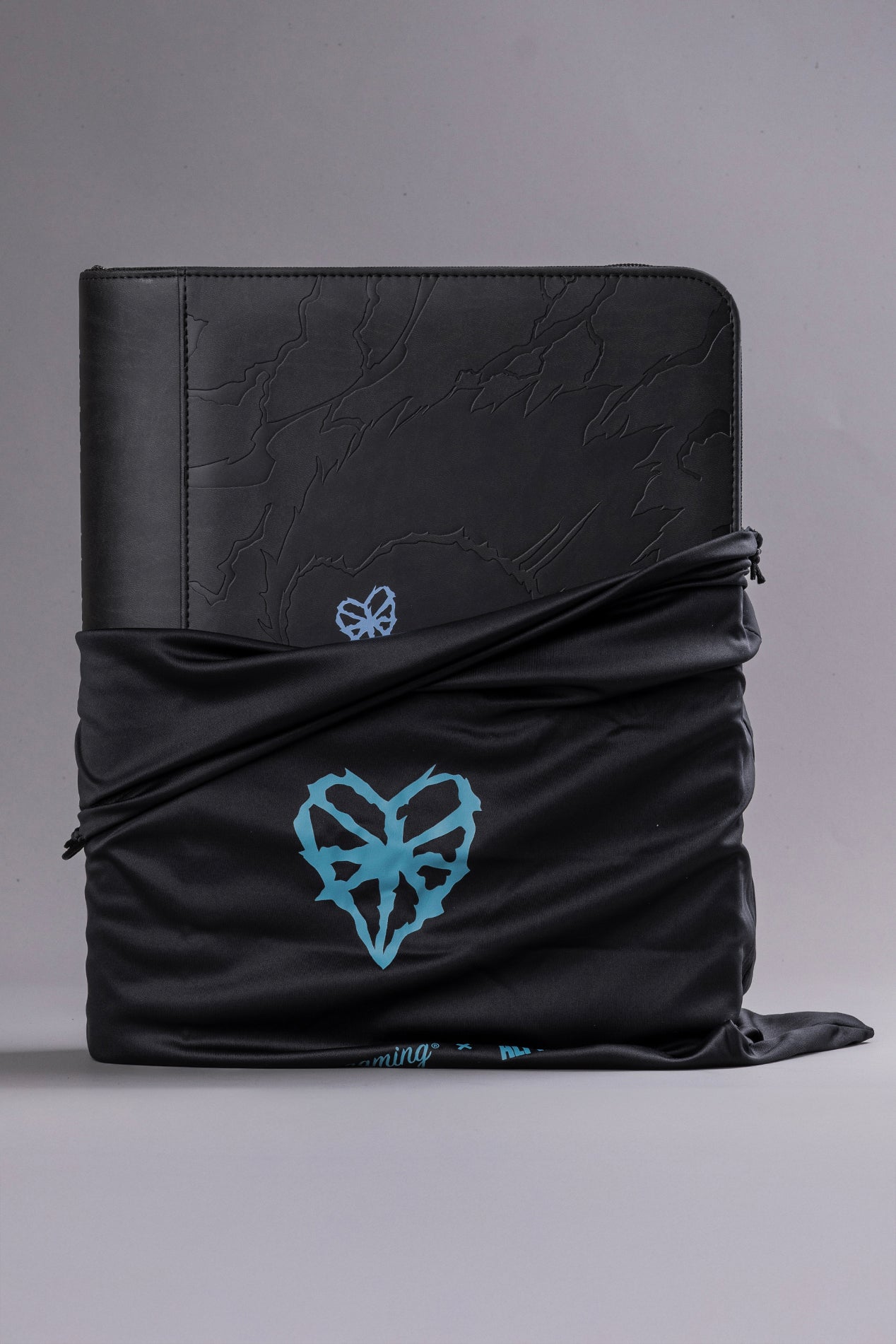 Limited Edition MEGA Capacity 9 Pocket Zip Binder - POG X Alpha Wolf